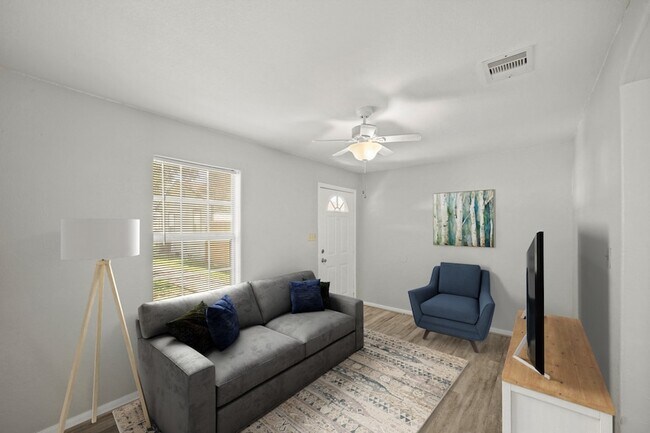 Building Photo - 4636 Mayflower St