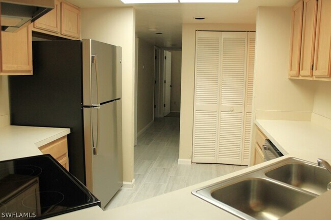Building Photo - 9635 Eaton Gardens Ln