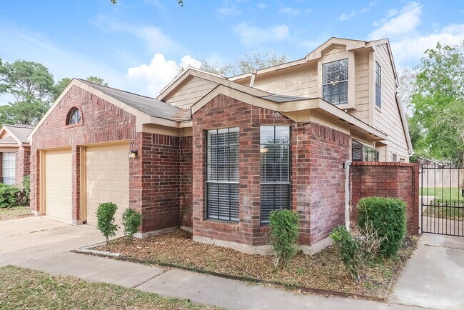 Foto del edificio - 7722 High Village Dr