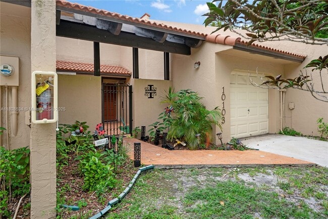 Building Photo - 10103 Costa Del Sol Blvd