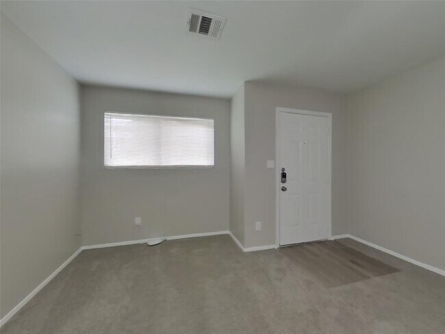 Foto del edificio - 4501 Clover St
