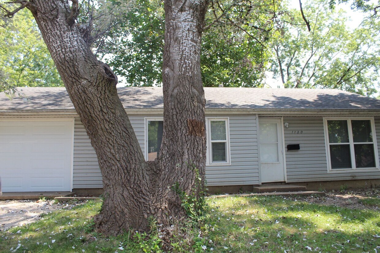 Primary Photo - 1120 Lanore Dr