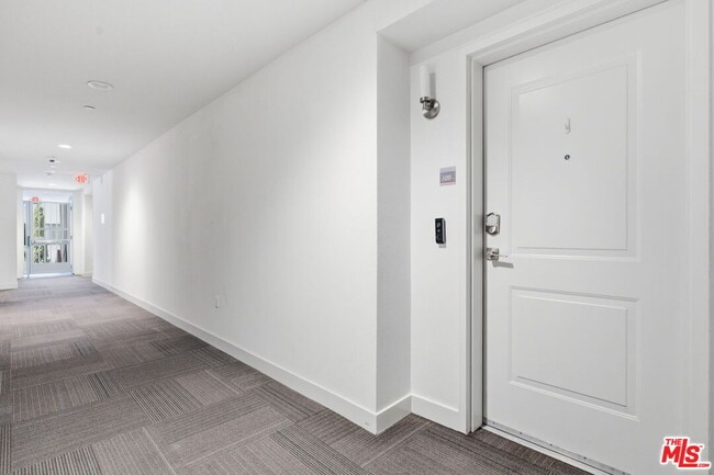 Building Photo - 12655 Bluff Creek Dr