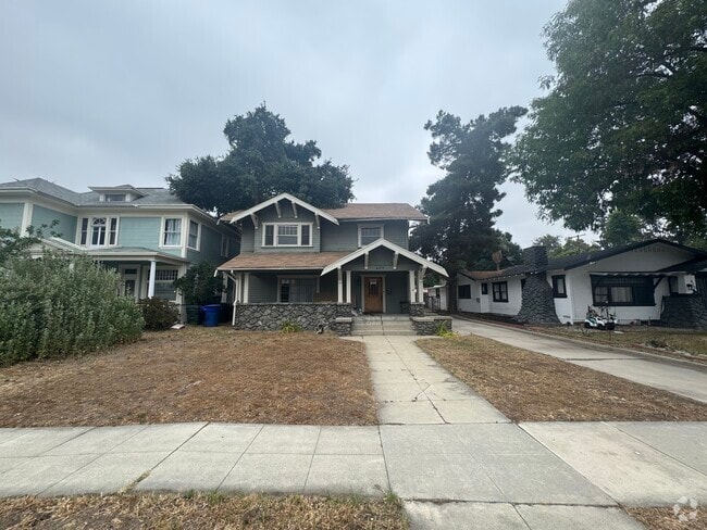 Building Photo - 409 E Columbia Ave