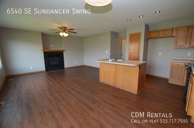 Building Photo - Like-New Pleasant Hill Home - Now Available!