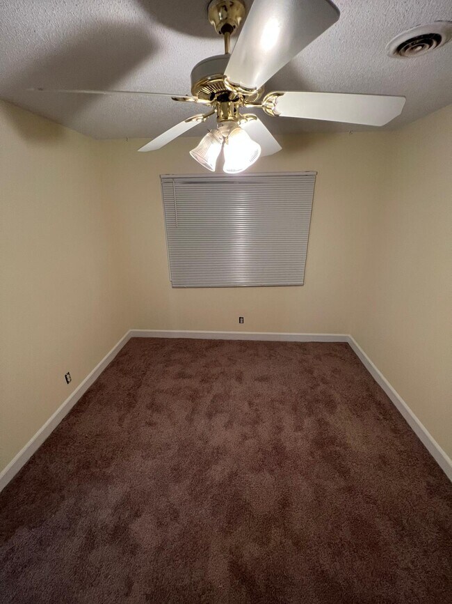 New carpet - 209 Vineland Dr