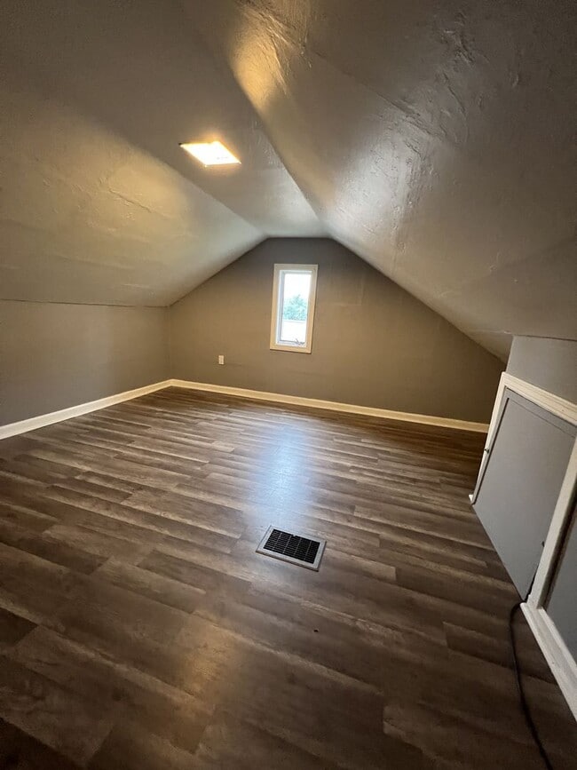 Foto del edificio - Newly Updated 3 Bed, 2 Bath Home on a Quiet Street in Brentwood- Available 7/15!