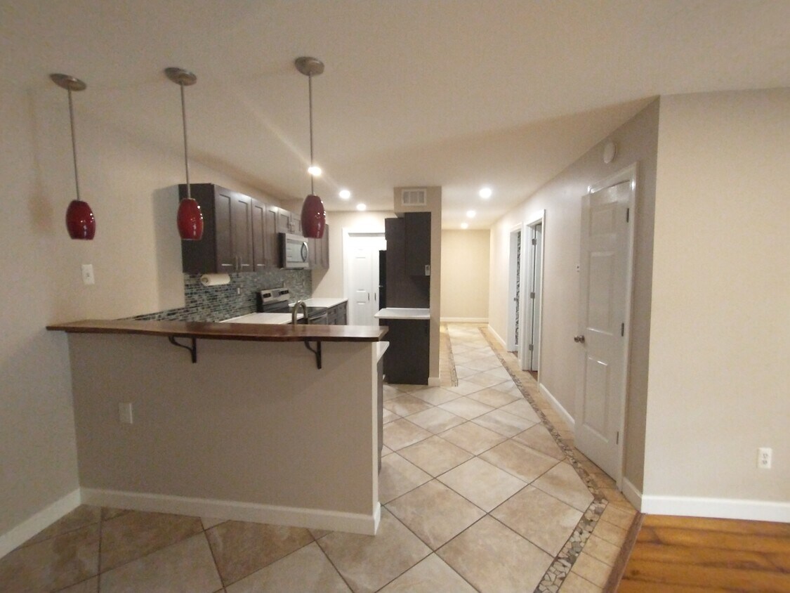 8318 Kingsgate Rd Unit B, Springfield, VA 22152 Apartments in