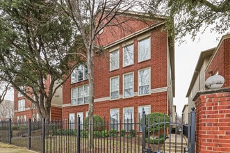 Building Photo - 1007 W Bluff St
