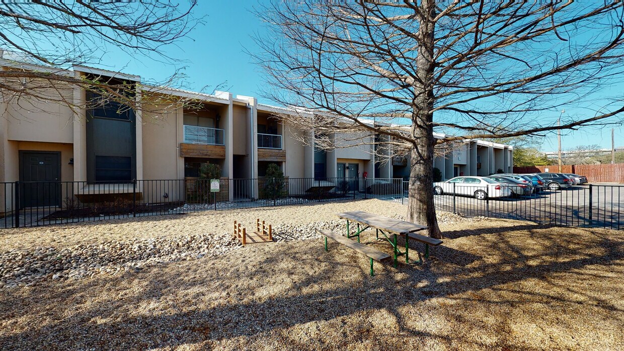 Photo - University View Denton (new) Apartments