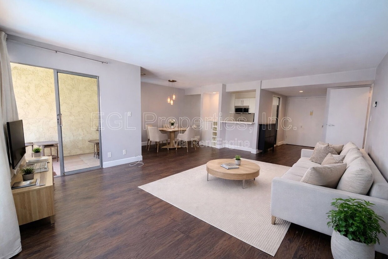 Photo - 6275 Canterbury Drive