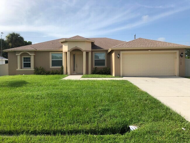 Building Photo - 1165 SW Eleuthera Ave