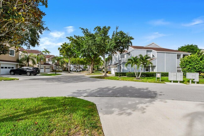 Building Photo - 5353 Buckhead Cir