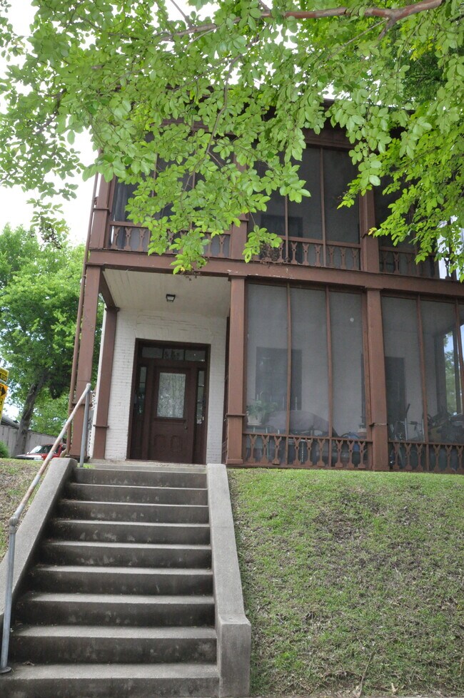 Edificio - 1202 Adams St