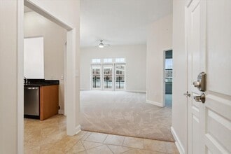 Building Photo - 670 Town Center Dr