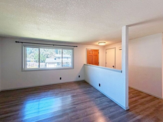 Foto del edificio - 24712 Parkside Dr