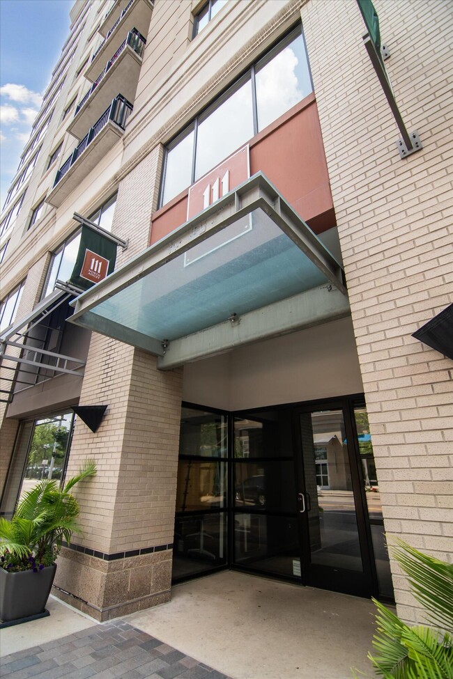 Foto del edificio - 111 N Ashley St