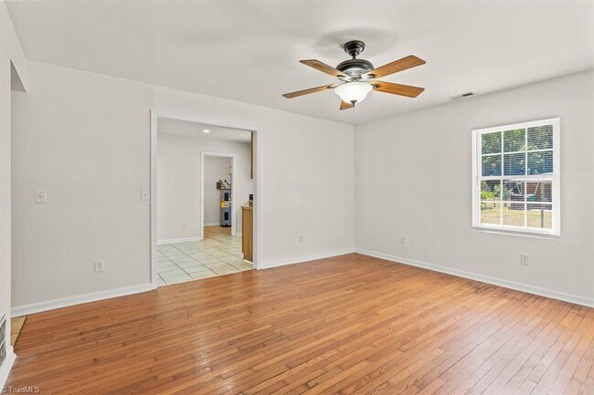 Foto del edificio - 1720 Gavin Dr