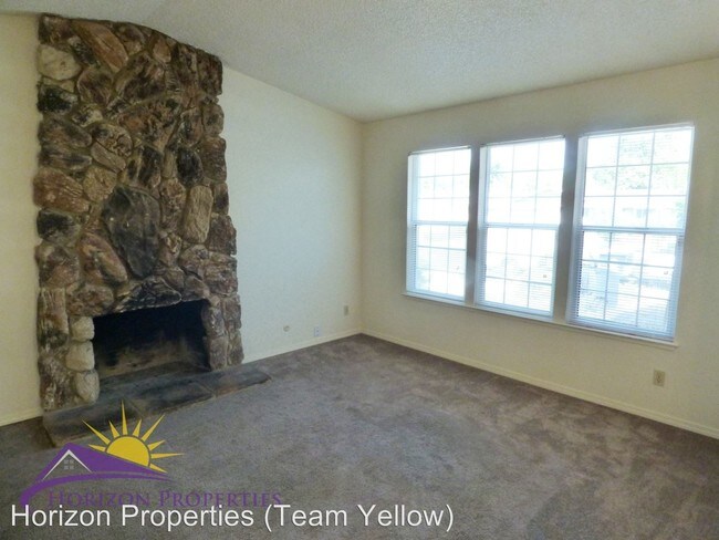 Foto del edificio - 3 br, 2 bath House - 1625 Klamath River Dr