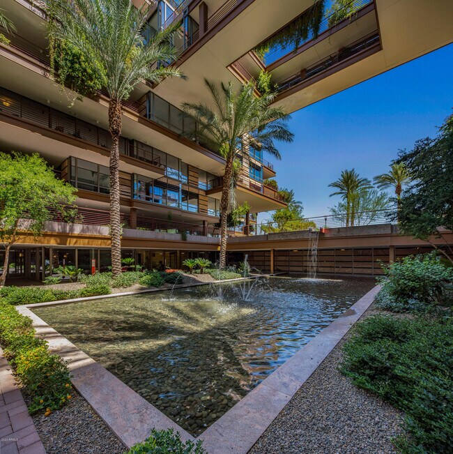 Building Photo - 7137 E Rancho Vista Dr