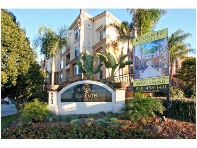 Foto del edificio - 9293 Regents Rd #307