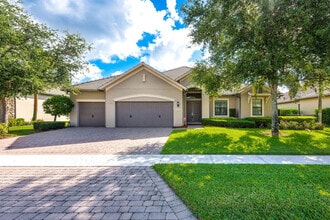 Building Photo - 3425 Siena Cir