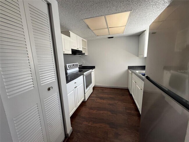 Foto del edificio - 621 99th Ave N