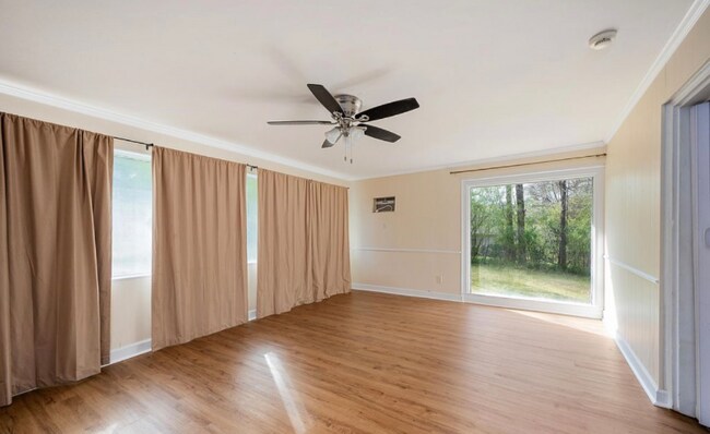 Building Photo - 4242 Laura Ann Pl