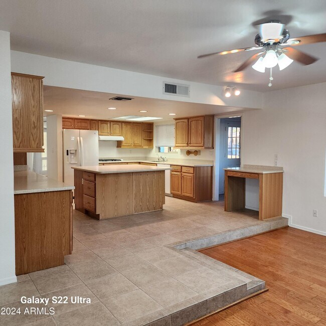 Foto del edificio - 13423 N 29th Pl