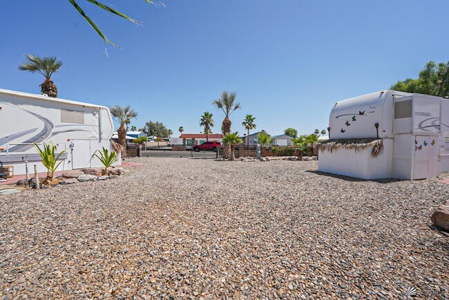 Foto del edificio - 13308 E 48th Dr