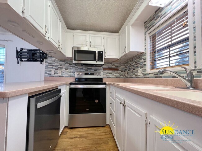 Foto del edificio - Charming 2 Bedroom Home in Miramar Beach!