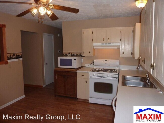 Building Photo - 4 br, 2 bath House - 10909 LEAVENWORTH ST