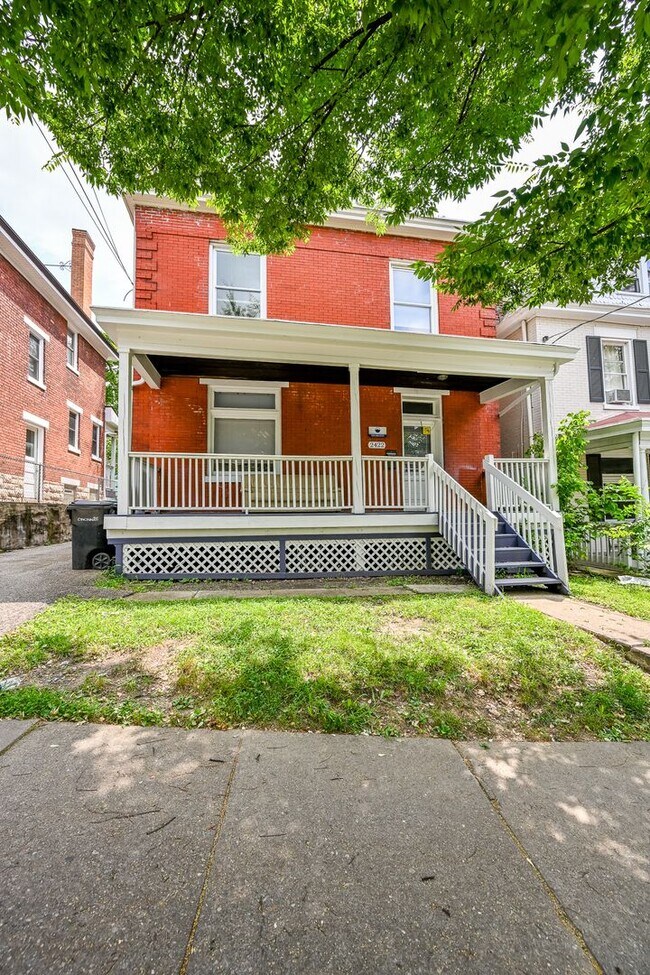 Building Photo - 2422 W Clifton Ave