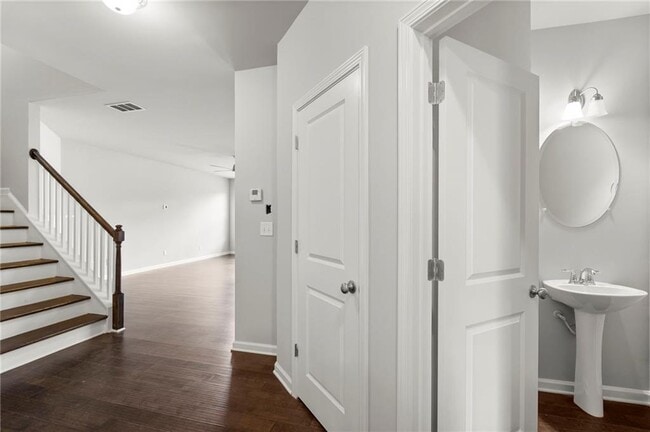 Building Photo - 2628 Stonekey Bend