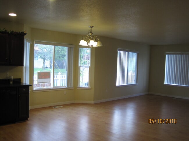 Building Photo - 4201 SE 94th Ave