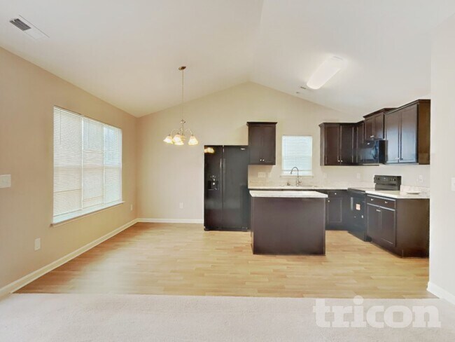 Foto del edificio - 219 Plains Dr