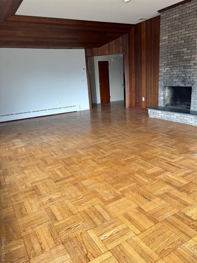 Foto del edificio - 73 Luchon St