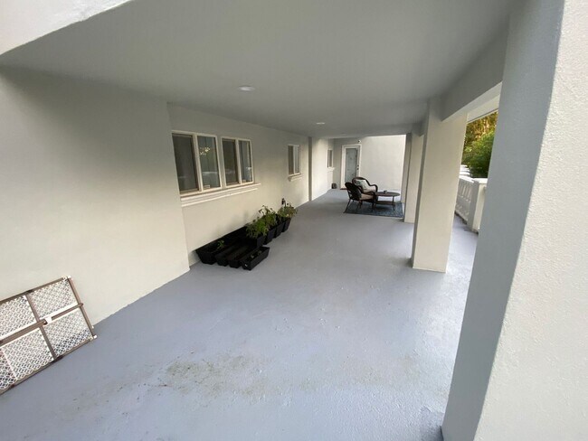 Building Photo - Let this be your new home