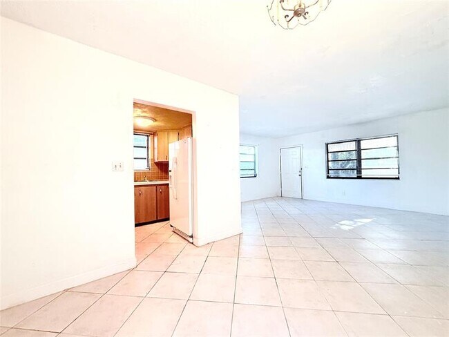 Foto del edificio - 141 NW 27th Terrace