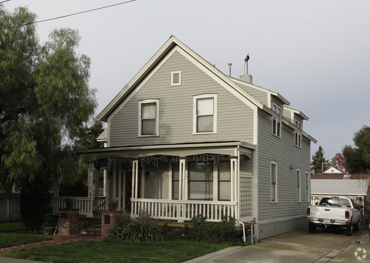 Foto principal - 223 8th St