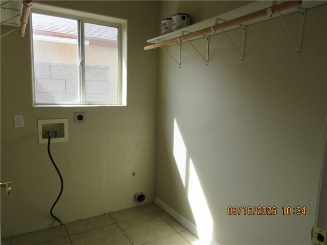 Foto del edificio - 3684 N Willow Rd