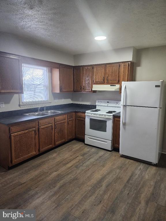 Foto del edificio - 130 W 13th St