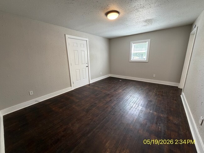 Building Photo - 1423 Halford St