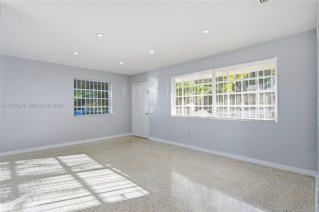 Foto del edificio - 901 NW 55th St