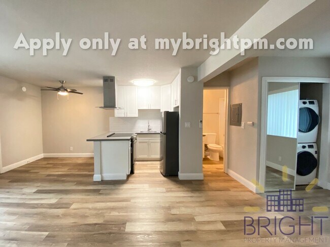 Foto del edificio - Fully remodeled studio apartment in gated ...