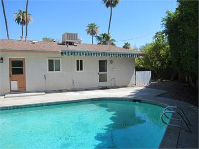 Building Photo - 39220 Karen St