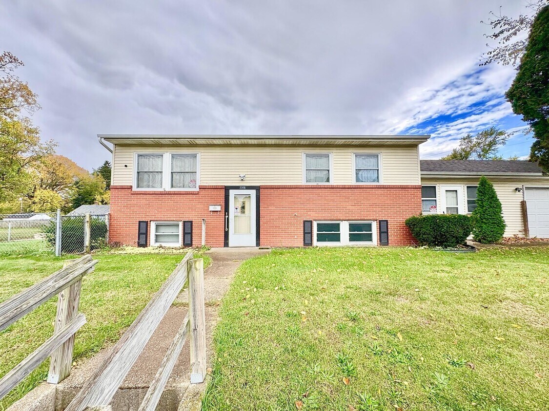 Foto principal - 2306 Elwood Ave