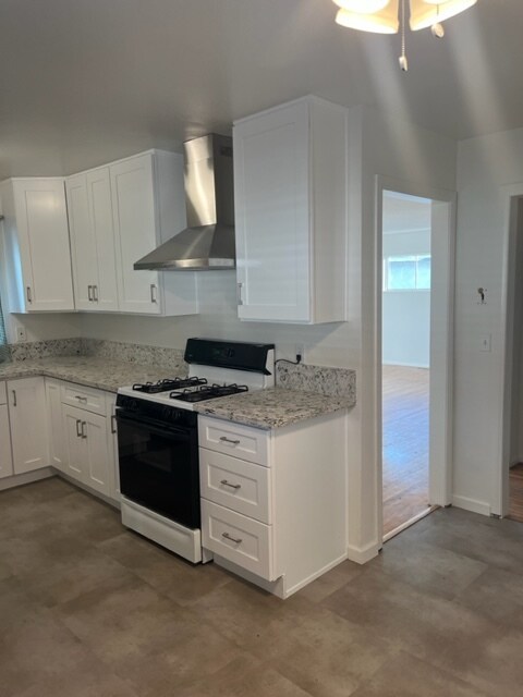 Building Photo - 455 E Rosslynn Ave