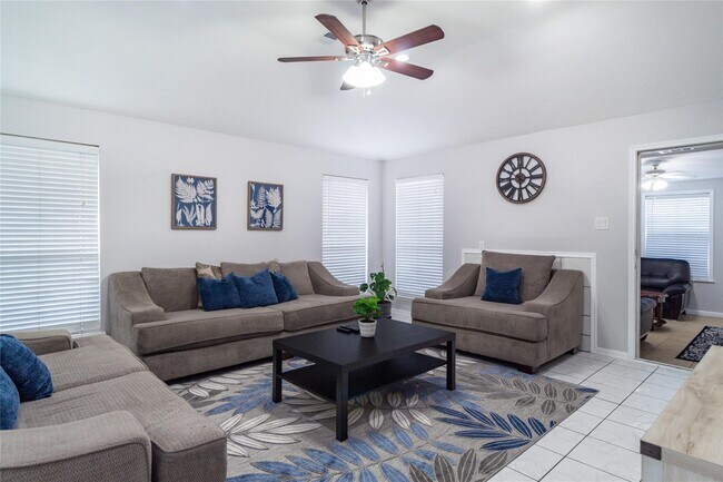 Foto del edificio - 13414 Creek Springs Dr