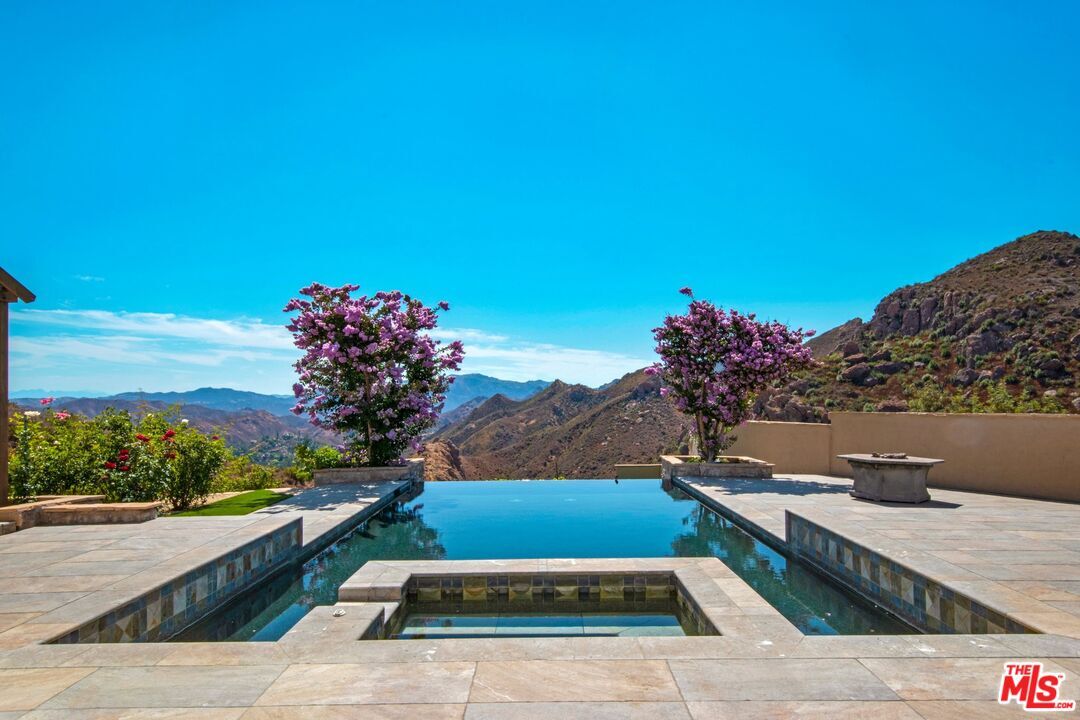 Primary Photo - 1700 Cadenhorn Dr